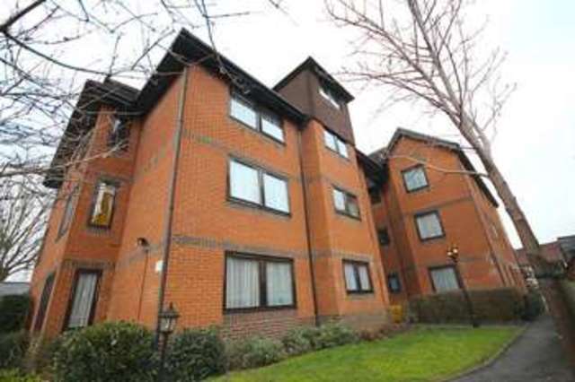  Image of 1 bedroom Flat for sale in Victoria Court Henley-on-Thames RG9 at Henley-On-Thames, RG9 1XG
