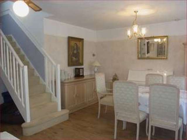  Image of 3 bedroom Detached house for sale in Victoria Road New Barnet Barnet EN4 at Victoria Road New Barnet East Barnet, EN4 9PB