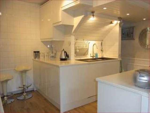  Image of 3 bedroom Detached house for sale in Victoria Road New Barnet Barnet EN4 at Victoria Road New Barnet East Barnet, EN4 9PB