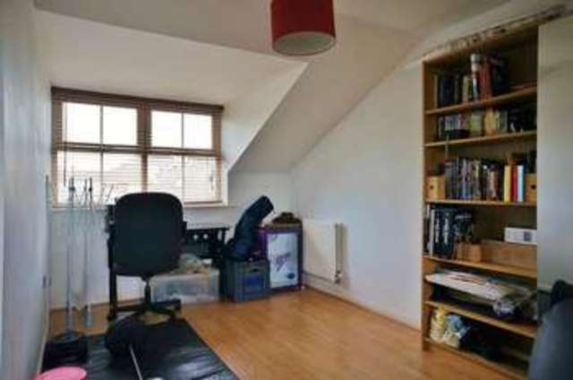  Image of 2 bedroom Flat for sale in Vintner Road Abingdon OX14 at Abingdon, OX14 3PF