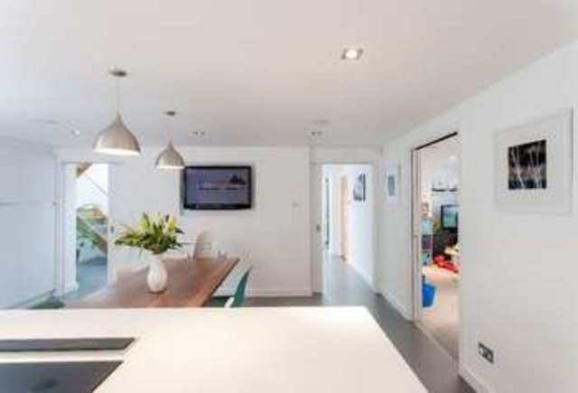  Image of 3 bedroom Detached house for sale in North Wallington Fareham PO16 at Wallington Fareham Hampshire, PO16 8TJ