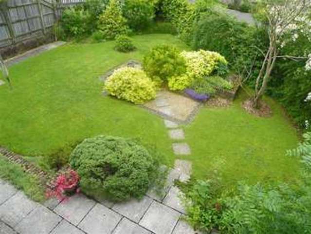  Image of 4 bedroom Detached house for sale in Walnut Tree Close Ruscombe Reading RG10 at Ruscombe  Reading, RG10 9PF