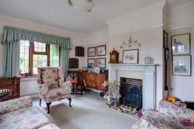  Image of 4 bedroom Detached house for sale in St. Georges Avenue Havant PO9 at Warblington Havant Hampshire, PO9 2RU