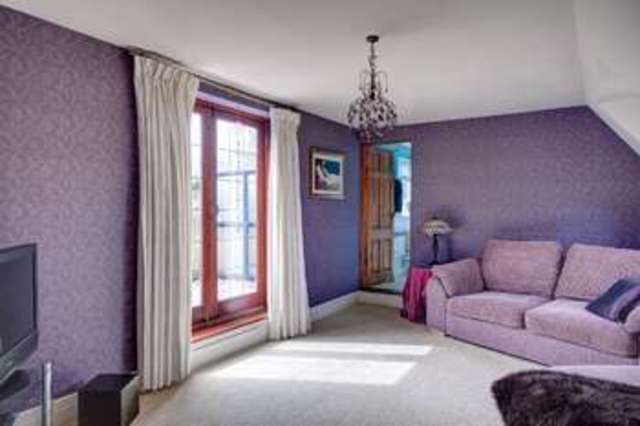  Image of 4 bedroom Detached house for sale in St. Georges Avenue Havant PO9 at Warblington Havant Hampshire, PO9 2RU