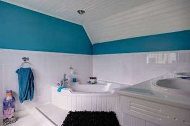  Image of 4 bedroom Detached house for sale in St. Georges Avenue Havant PO9 at Warblington Havant Hampshire, PO9 2RU
