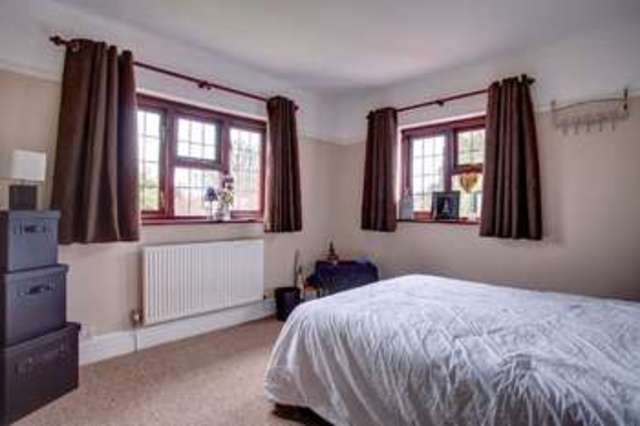  Image of 4 bedroom Detached house for sale in St. Georges Avenue Havant PO9 at Warblington Havant Hampshire, PO9 2RU