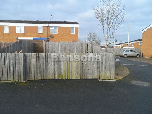  Image of 3 bedroom Semi-Detached house to rent in Warrensway Madeley Telford TF7 at Warrensway Woodside Telford, TF7 5QG