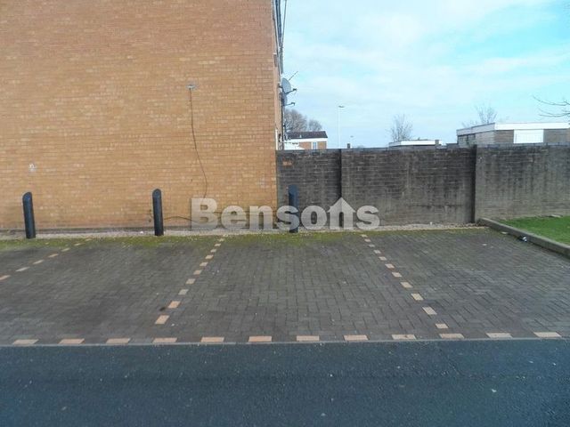  Image of 3 bedroom Semi-Detached house to rent in Warrensway Madeley Telford TF7 at Warrensway Woodside Telford, TF7 5QG