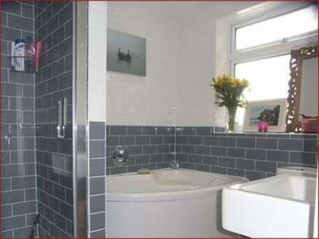  Image of 2 bedroom Property for sale in Warwick Road New Barnet Barnet EN5 at Warwick Road  NEW BARNET, EN5 5ET