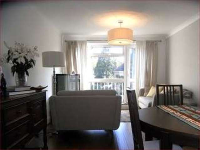  Image of 2 bedroom Property for sale in Warwick Road New Barnet Barnet EN5 at Warwick Road  NEW BARNET, EN5 5ET