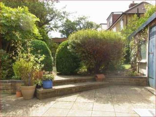  Image of 3 bedroom Property for sale in Warwick Road New Barnet Barnet EN5 at Warwick Road  NEW BARNET, EN5 5EH
