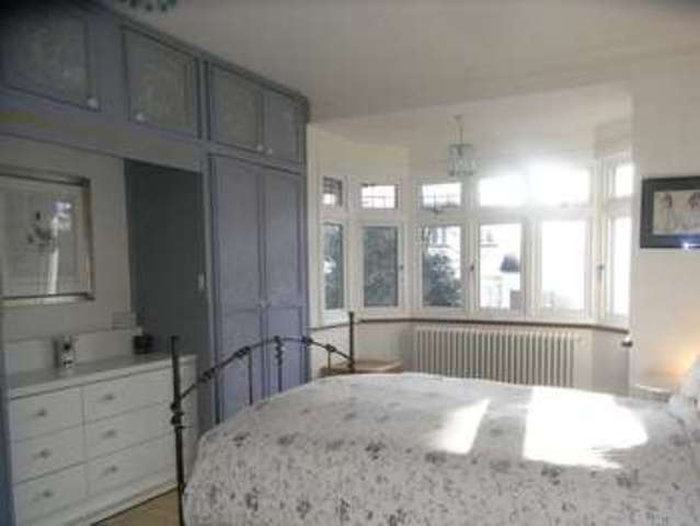  Image of 3 bedroom Semi-Detached house for sale in Warwick Road New Barnet Barnet EN5 at Warwick Road  New Barnet, EN5 5EH