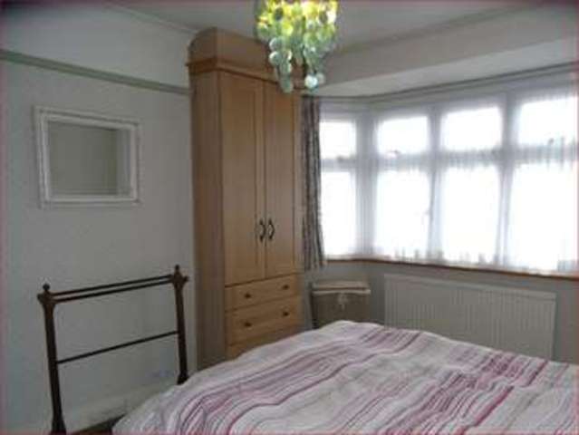  Image of 3 bedroom Semi-Detached house for sale in Warwick Road New Barnet Barnet EN5 at Warwick Road  New Barnet, EN5 5EH