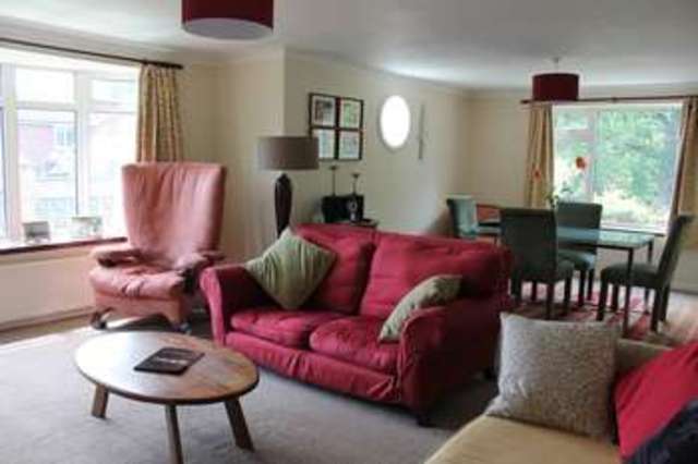  Image of 4 bedroom Detached house for sale in Wallis Road Waterlooville PO7 at Waterlooville Hampshire, PO7 7RX