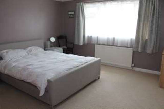  Image of 4 bedroom Detached house for sale in Wallis Road Waterlooville PO7 at Waterlooville Hampshire, PO7 7RX