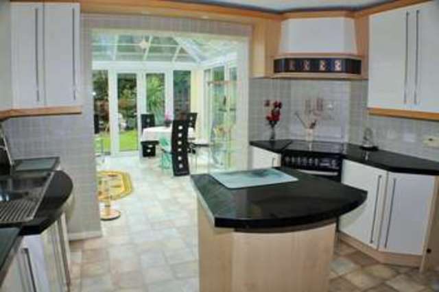  Image of 4 bedroom Detached house for sale in Mallow Close Waterlooville PO7 at Waterlooville Hampshire, PO7 8EF