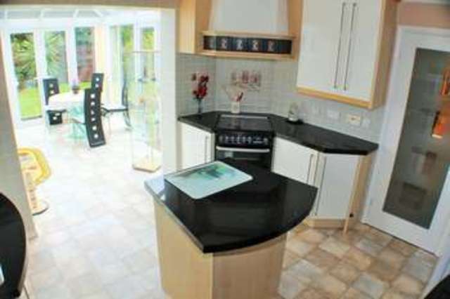  Image of 4 bedroom Detached house for sale in Mallow Close Waterlooville PO7 at Waterlooville Hampshire, PO7 8EF
