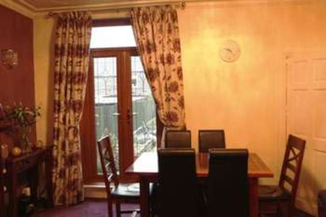  Image of 3 bedroom Terraced house for sale in Waverley Road Elland HX5 at Waverley Road  Elland, HX5 0NL
