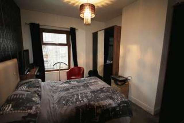  Image of 3 bedroom Terraced house for sale in Waverley Road Elland HX5 at Waverley Road  Elland, HX5 0NL
