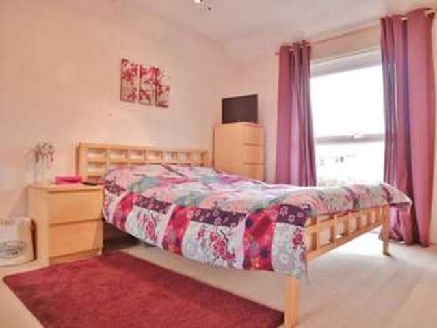  Image of 3 bedroom End of Terrace for sale in Waxes Close Abingdon OX14 at Abingdon, OX14 2NG
