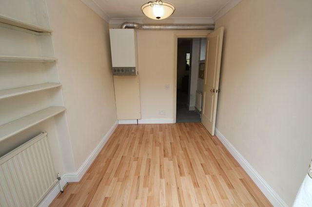  Image of 1 bedroom Flat to rent in Chesson Road London W14 at Chesson Road  West Kensington, W14 9QR
