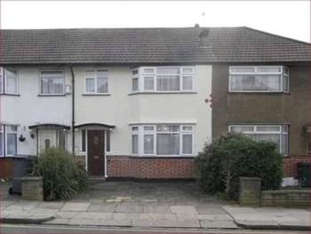  Image of 3 bedroom Terraced house for sale in Westcombe Drive Barnet EN5 at Westcombe Drive  Barnet, EN5 2BE