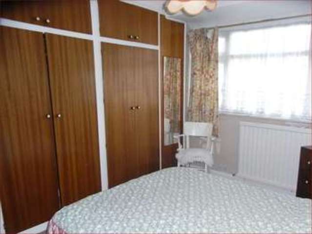  Image of 3 bedroom Terraced house for sale in Westcombe Drive Barnet EN5 at Westcombe Drive  Barnet, EN5 2BE