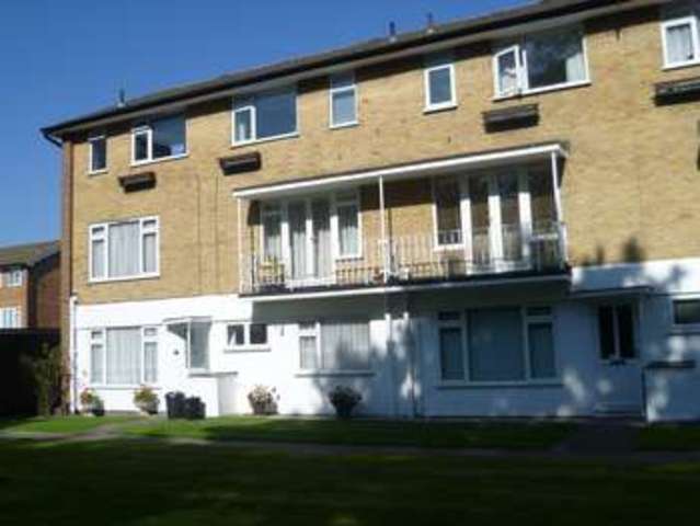  Image of 2 bedroom Flat to rent in Abbey Park Beckenham BR3 at Abbey Park Beckenham Beckenham, BR3 1PL