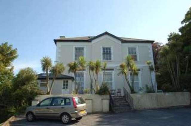 Image of 2 bedroom Apartment to rent in Higher Woodfield Road Torquay TQ1 at Wilverley Court  Torquay, TQ1 2JZ