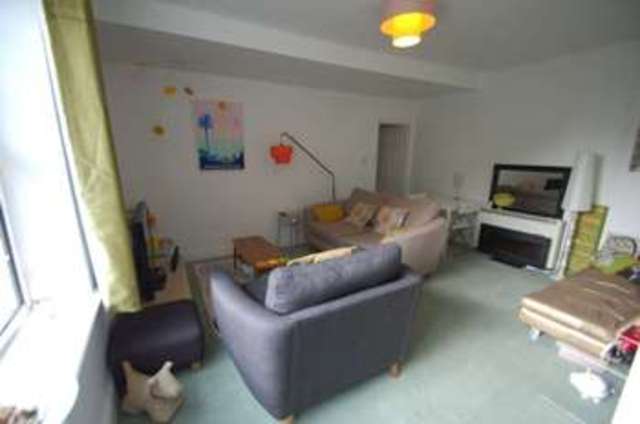  Image of 2 bedroom Apartment to rent in Higher Woodfield Road Torquay TQ1 at Wilverley Court  Torquay, TQ1 2JZ
