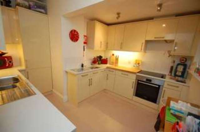  Image of 2 bedroom Apartment to rent in Higher Woodfield Road Torquay TQ1 at Wilverley Court  Torquay, TQ1 2JZ