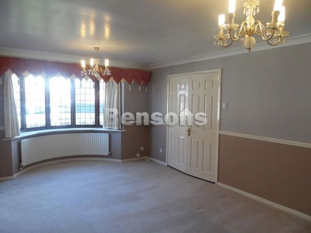  Image of 4 bedroom Property to rent in Windermere Drive Priorslee Telford TF2 at Windermere Drive Priorslee Telford, TF2 9RA