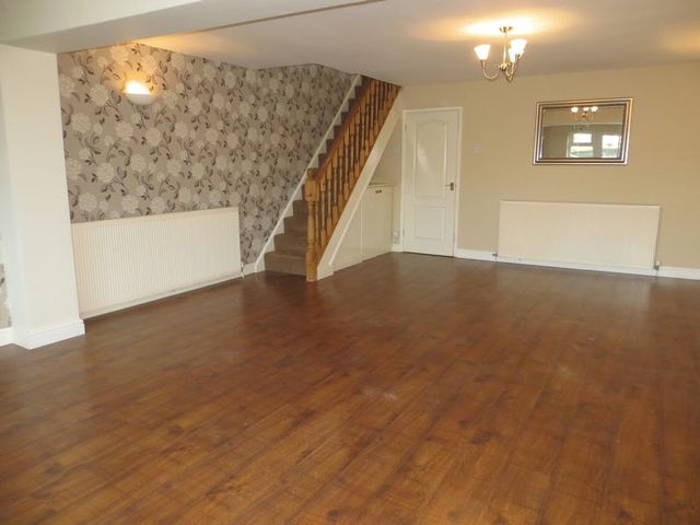  Image of 3 bedroom Semi-Detached house to rent in Woodrow Close Catshill Bromsgrove B61 at Woodrow Close Catshill Bromsgrove, B61 0NY