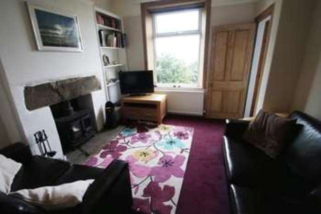  Image of 2 bedroom Terraced house to rent in Woodside View Greetland Halifax HX4 at Woodside View Greetland Halifax, HX4 8BP