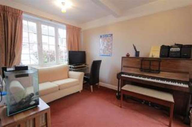  Image of 5 bedroom Semi-Detached house for sale in Woodville Road New Barnet Barnet EN5 at Woodville Road  NEW BARNET, EN5 5NS