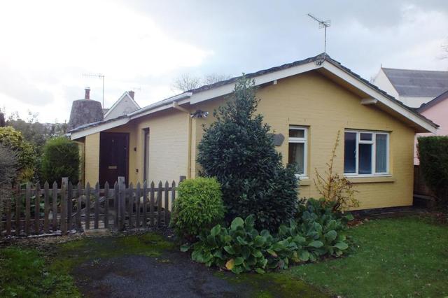  Image of 2 bedroom Bungalow for sale in Frances Lane Saundersfoot SA69 at Saundersfoot Pembrokeshire Saundersfoot, SA69 9HB