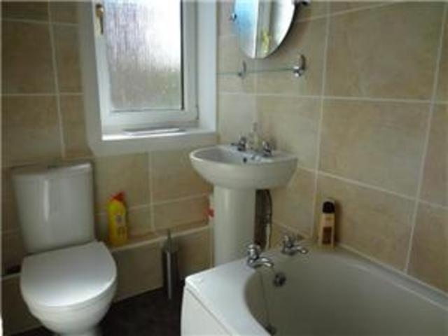  Image of 4 bedroom Detached house to rent in Carrick Knowe Grove Edinburgh EH12 at Corstorphine Edinburgh Edinburgh, EH12 7DB