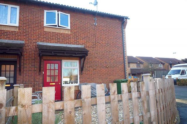 Image of 1 bedroom End of Terrace to rent in Corby Crescent Portsmouth PO3 at Portsmouth, PO3 5UR