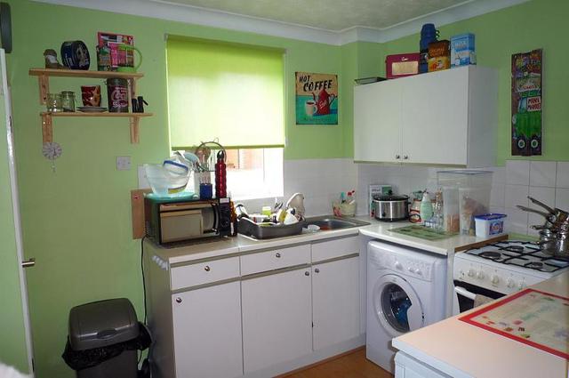  Image of 1 bedroom End of Terrace to rent in Corby Crescent Portsmouth PO3 at Portsmouth, PO3 5UR