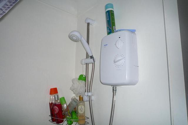  Image of 1 bedroom End of Terrace to rent in Corby Crescent Portsmouth PO3 at Portsmouth, PO3 5UR