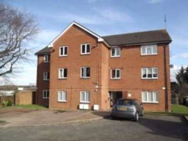  Image of 1 bedroom Flat for sale in Leesons Hill St. Pauls Cray Orpington BR5 at 77 Leesons Hill Orpington St Paul