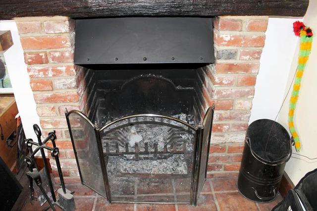  Image of 2 bedroom Cottage to rent in Selsfield Road West Hoathly East Grinstead RH19 at Selsfield Road West Hoathly East Grinstead, RH19 4QU