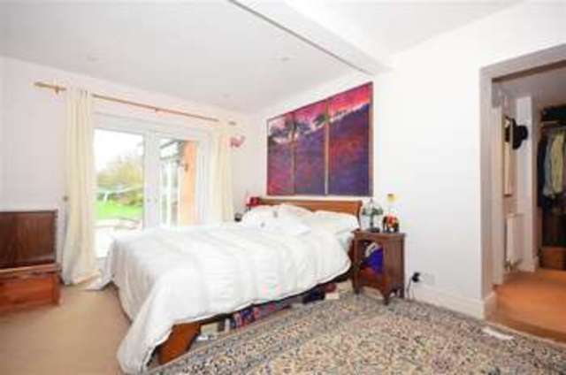  Image of 4 bedroom Bungalow for sale in Maidstone Road Headcorn Ashford TN27 at Headcorn Ashford Headcorn, TN27 9RS