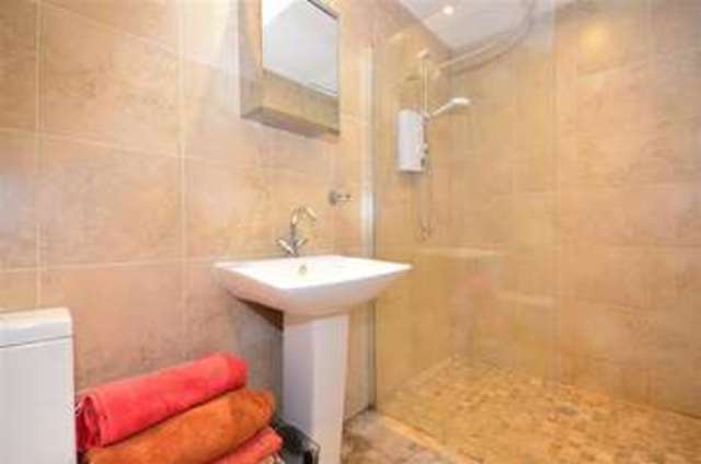  Image of 4 bedroom Bungalow for sale in Maidstone Road Headcorn Ashford TN27 at Headcorn Ashford Headcorn, TN27 9RS