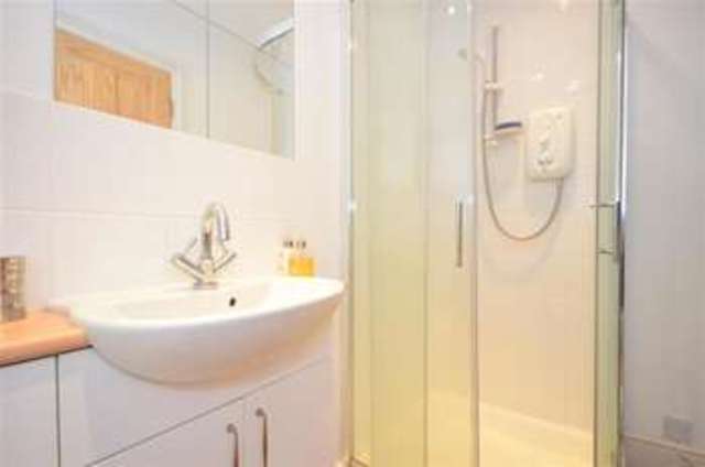  Image of 4 bedroom Bungalow for sale in Maidstone Road Headcorn Ashford TN27 at Headcorn Ashford Headcorn, TN27 9RS