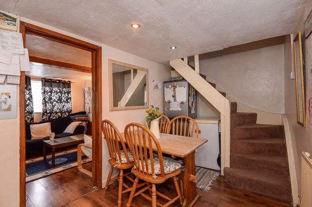  Image of 2 bedroom Terraced house for sale in Mill Street Wantage OX12 at Mill Street  Wantage, OX12 9AN