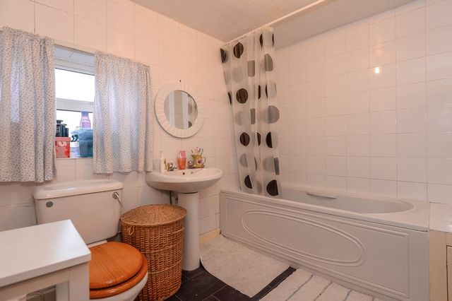  Image of 2 bedroom Terraced house for sale in Mill Street Wantage OX12 at Mill Street  Wantage, OX12 9AN