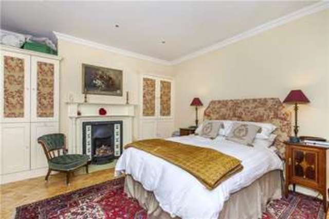  Image of 3 bedroom Flat for sale in Dartmouth Hill London SE10 at Dartmouth Hill London Greenwich, SE10 8AQ