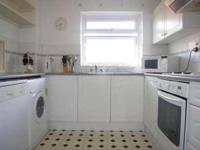  Image of 1 bedroom Flat to rent in Montague Road London SW19 at Wimbledon London South Wimbledon, SW19 1SY