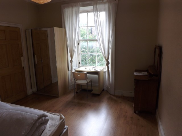  Image of 3 bedroom Flat to rent in Montague Street Edinburgh EH8 at Newington Edinburgh Edinburgh, EH8 9QT
